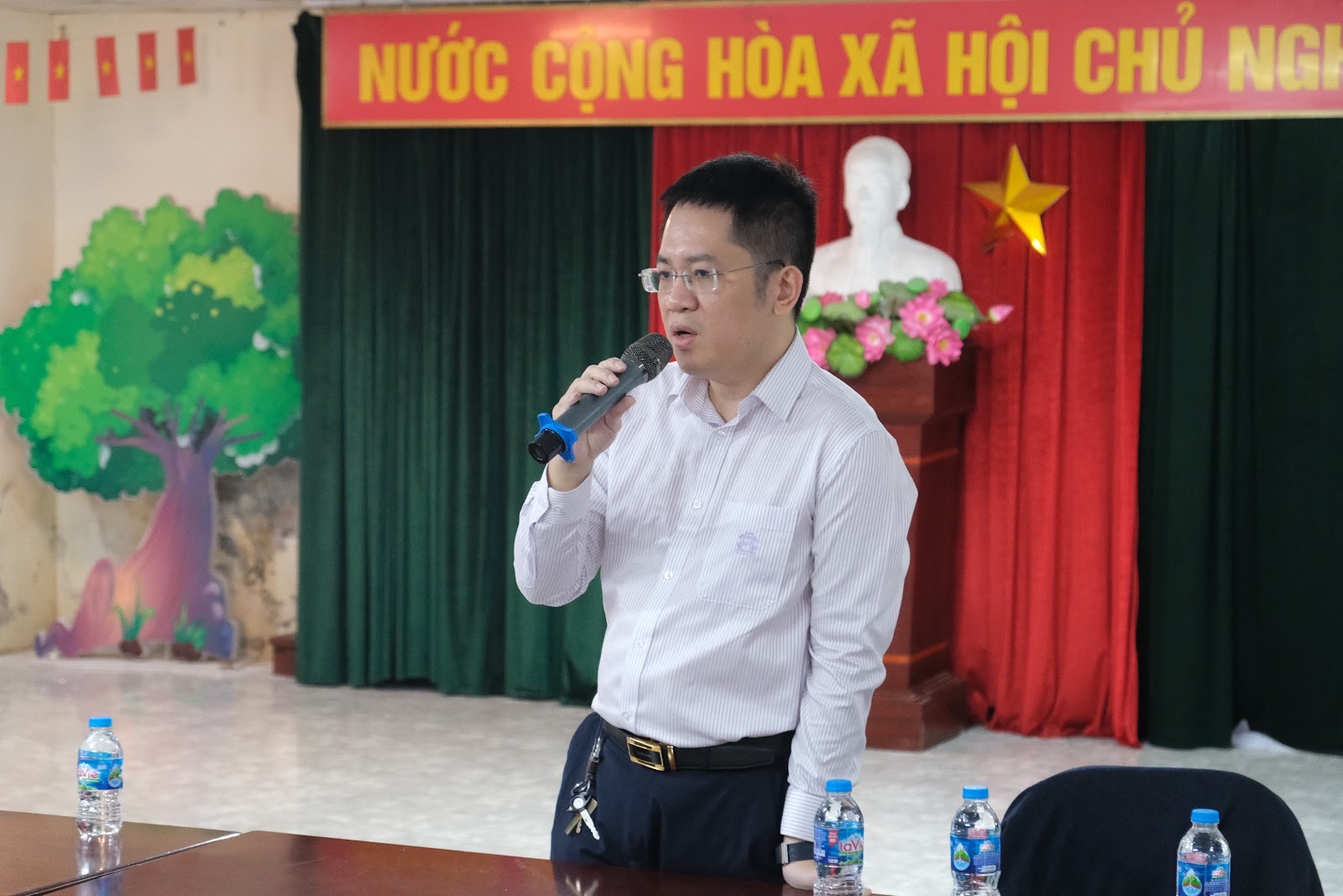 TỌA ĐÀM “CÙNG CON THI 10 CHUYÊN”: HIỂU CON ĐỂ CÙNG ĐỒNG HÀNH